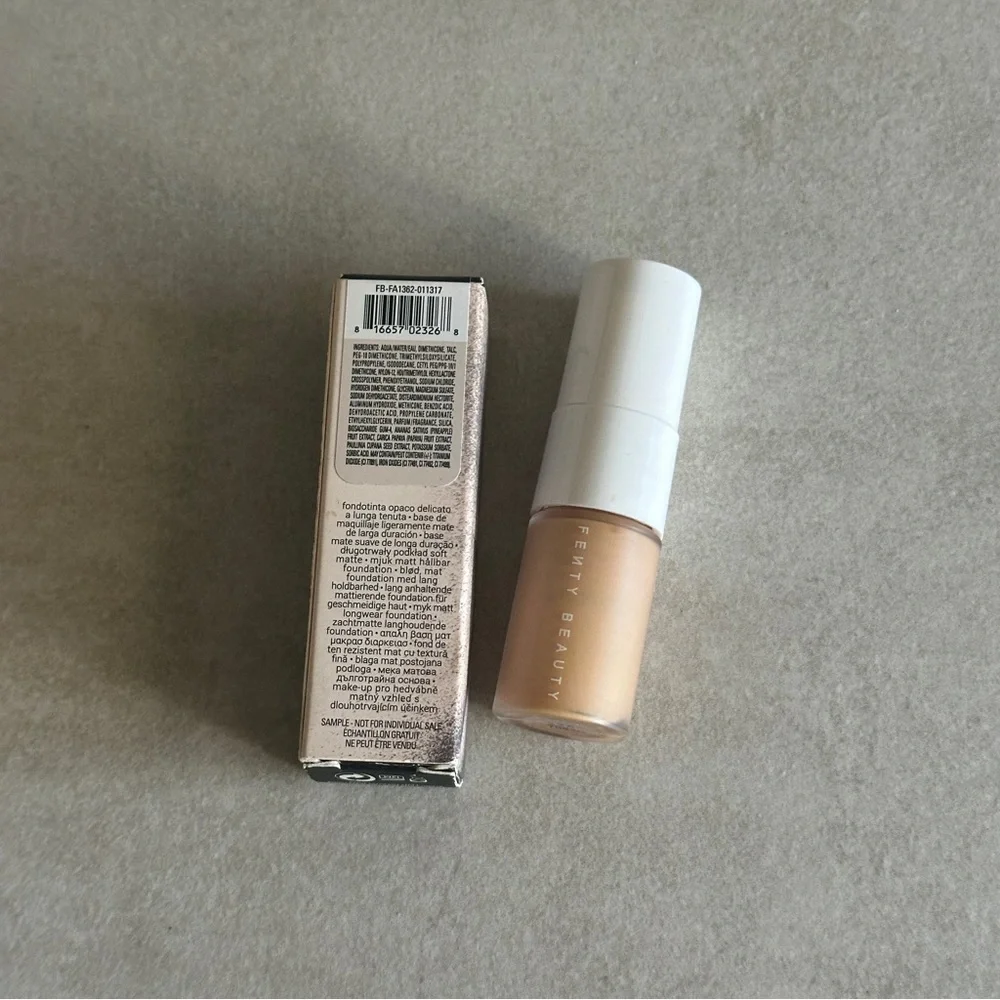 FENTY BEAUTY Pro Filt’r Soft Matte Longwear Foundation Mini - Shade 220